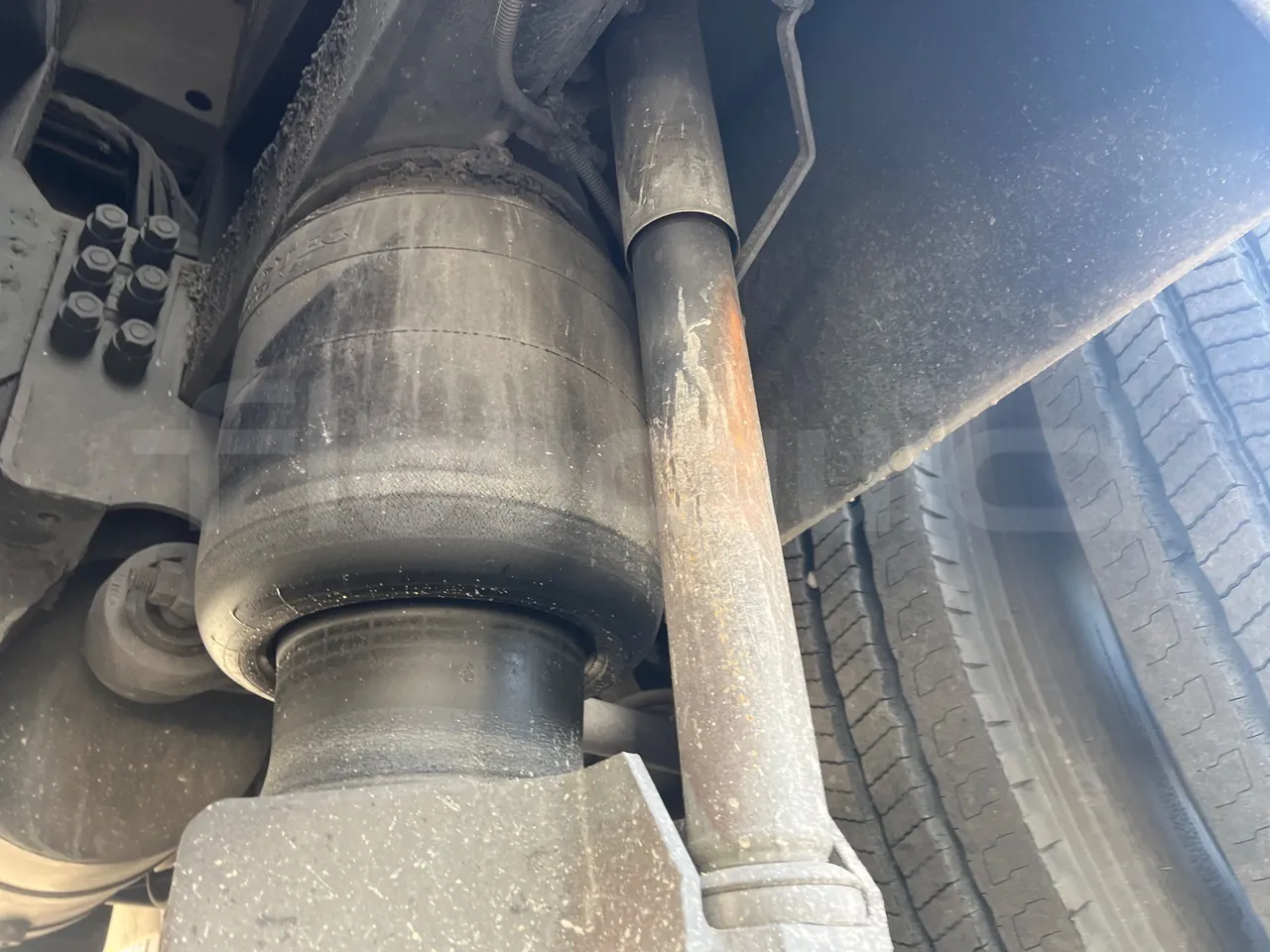 Irizar Scania K 420 EB 4x2 - Euro4 - 309kW - 12.920mt - axle 2 shock absorbers 1 right