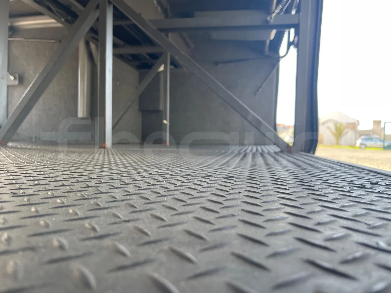 Irizar Scania K 420 EB 4x2 - Euro4 - 309kW - 12.920mt - under carpet photo