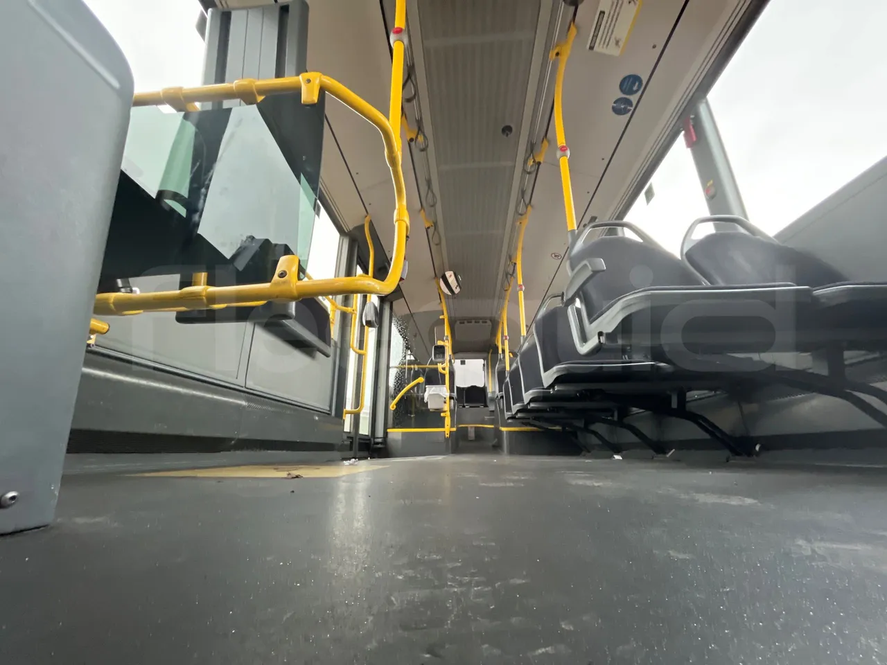 Mercedes-Benz Citaro 628 02 - Euro 6 - 220 kW - 12.140 mt - seat brackets photo