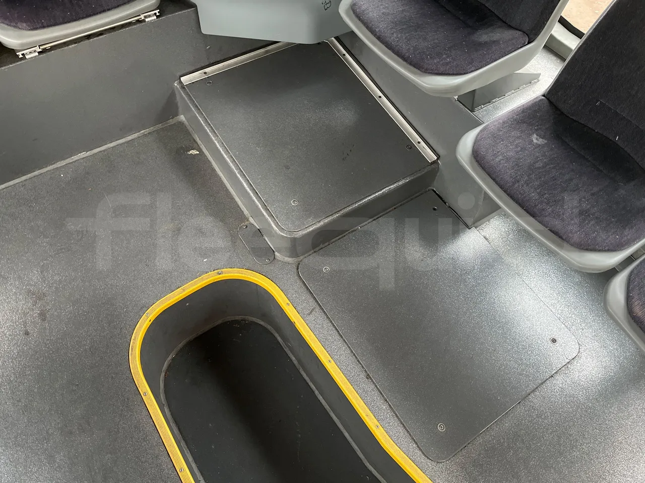 Mercedes-Benz Citaro 628 02 - Euro 6 - 220 kW - 12.140 mt - floor hatches photo