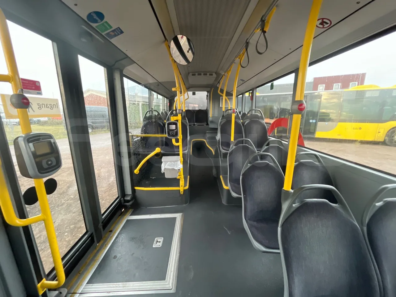 Mercedes-Benz Citaro 628 02 - Euro 6 - 220 kW - 12.140 mt - reverse view middle aisle