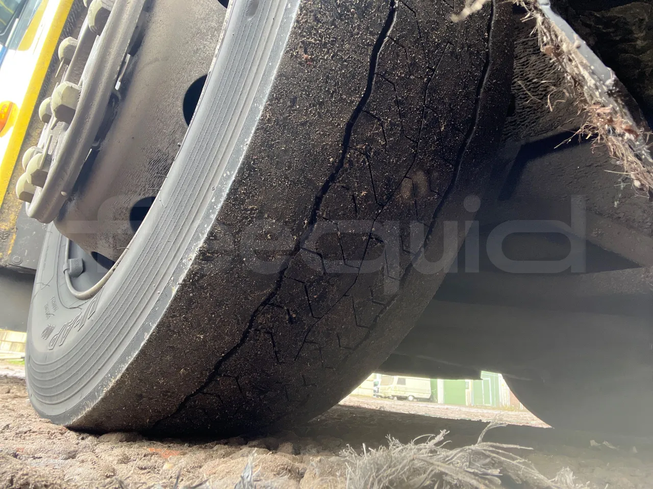 Mercedes-Benz Citaro 628 02 - Euro 6 - 220 kW - 12.140 mt - tread condition front tires right