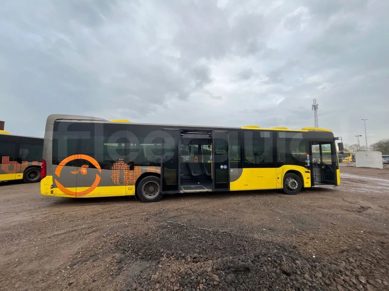Mercedes-Benz Citaro 628 02 - Euro 6 - 220 kW - 12.140 mt - right side doors open