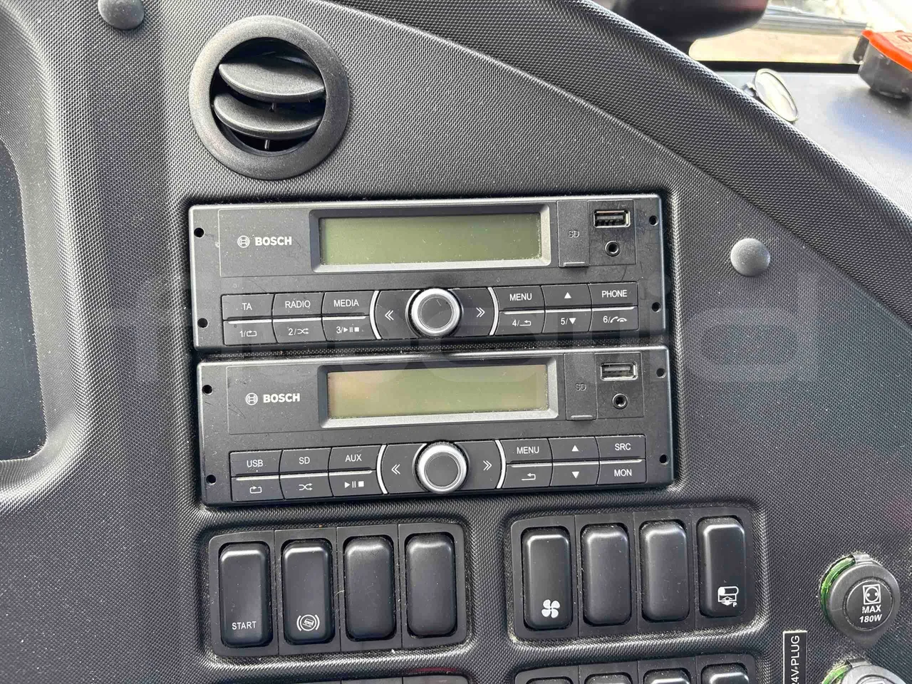 Temsa Safari - radio accessories photo