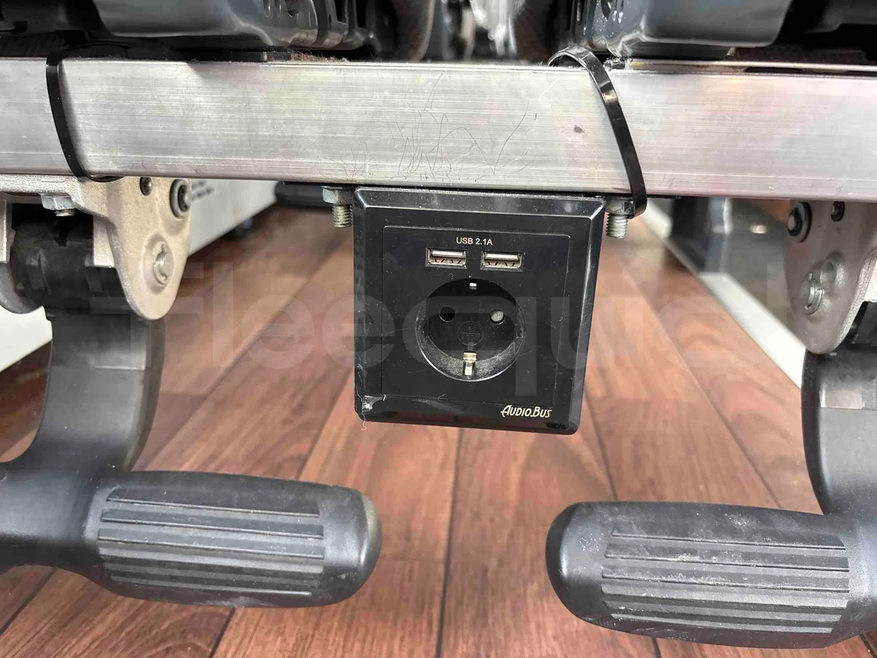 Temsa Safari - usb charging detail