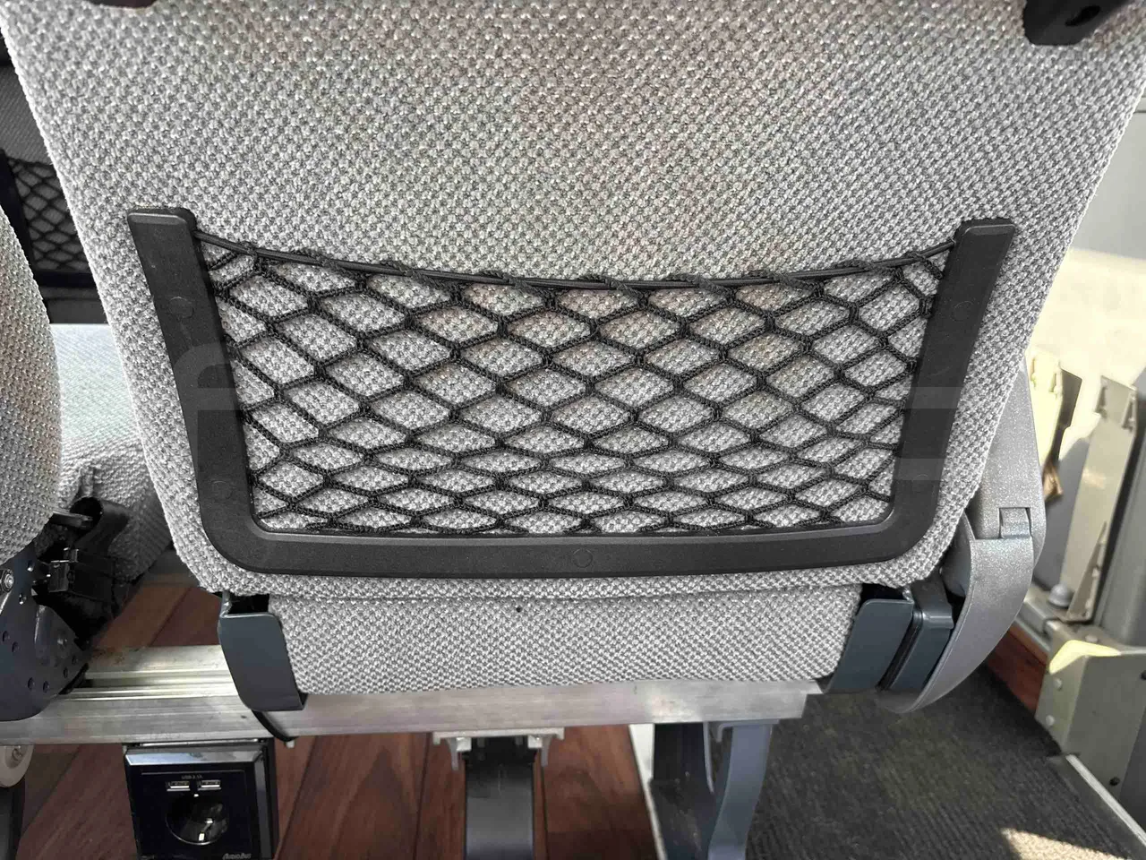 Temsa Safari - mesh detail photo