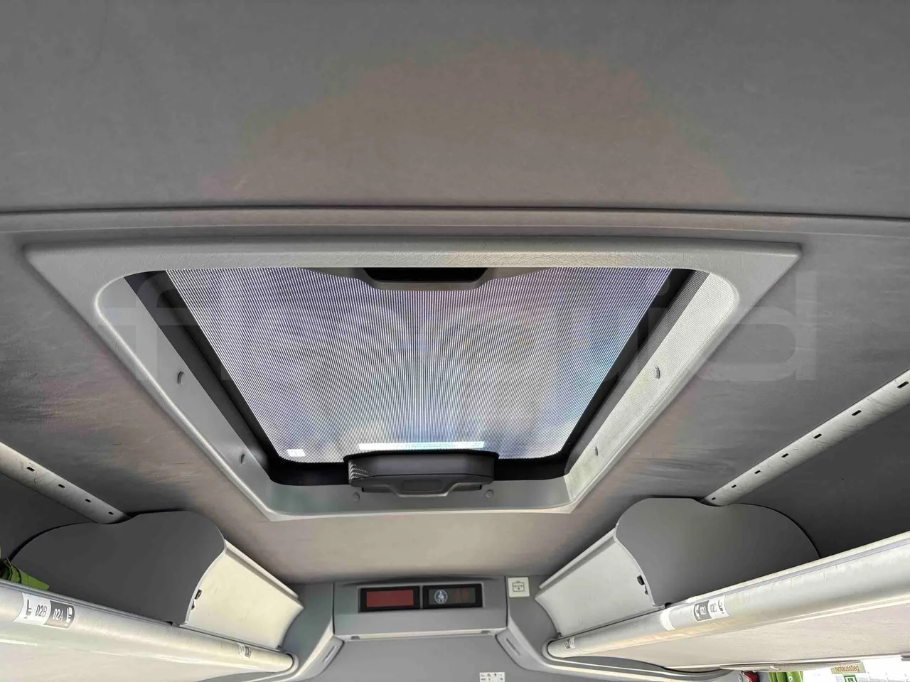 Temsa Safari - roof hatch 1