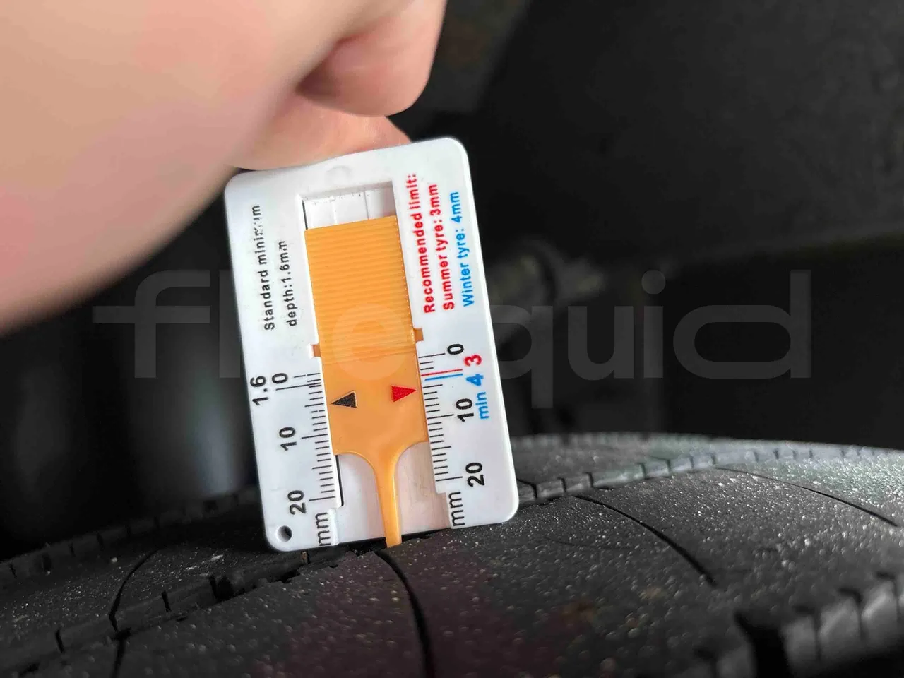 Temsa Safari - tread condition front tires left