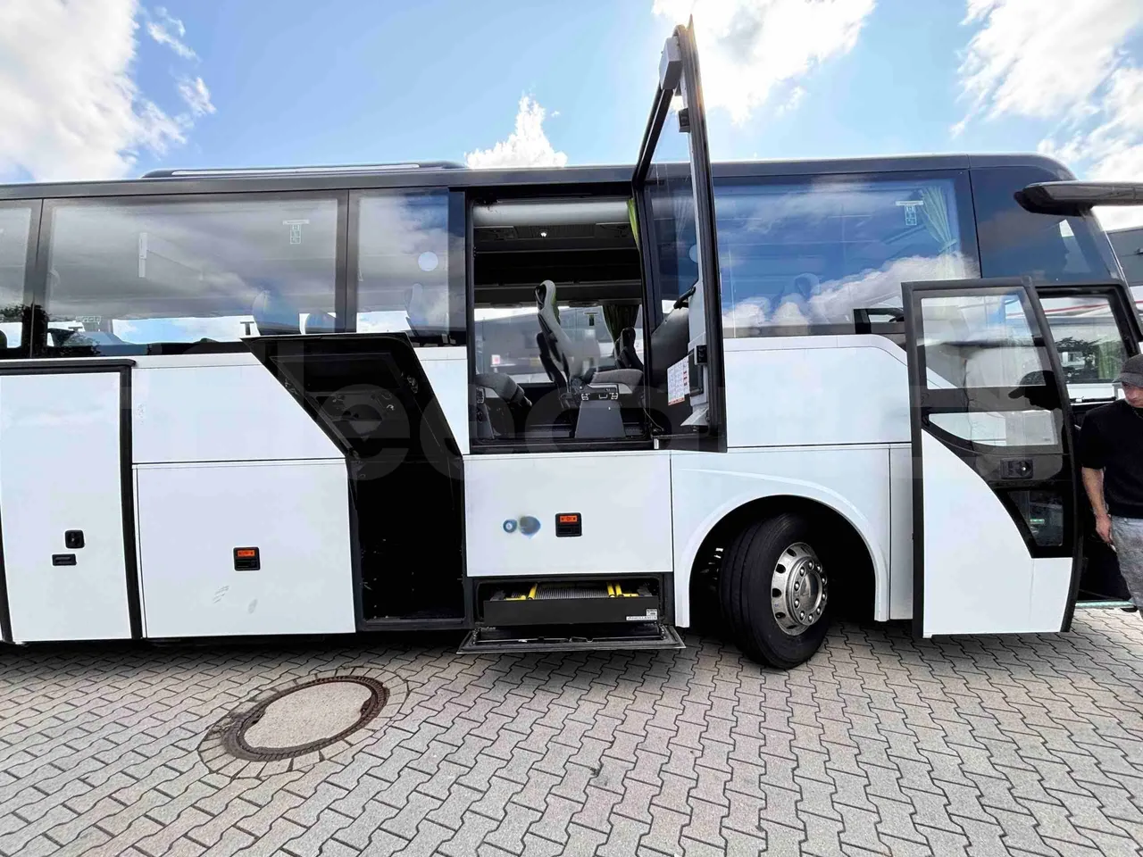 Temsa Safari - platform open photo