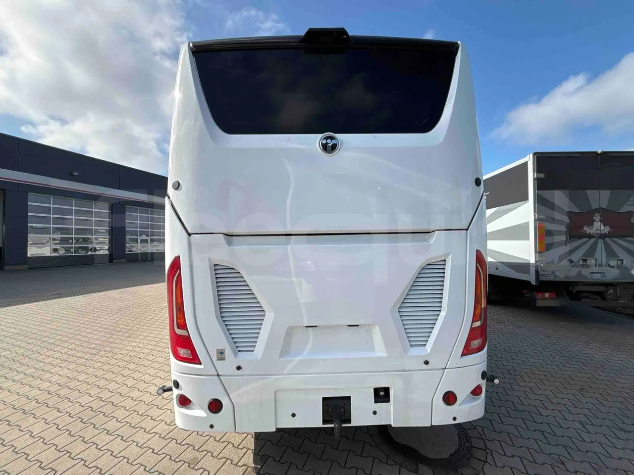Temsa Safari - rear hatch closed