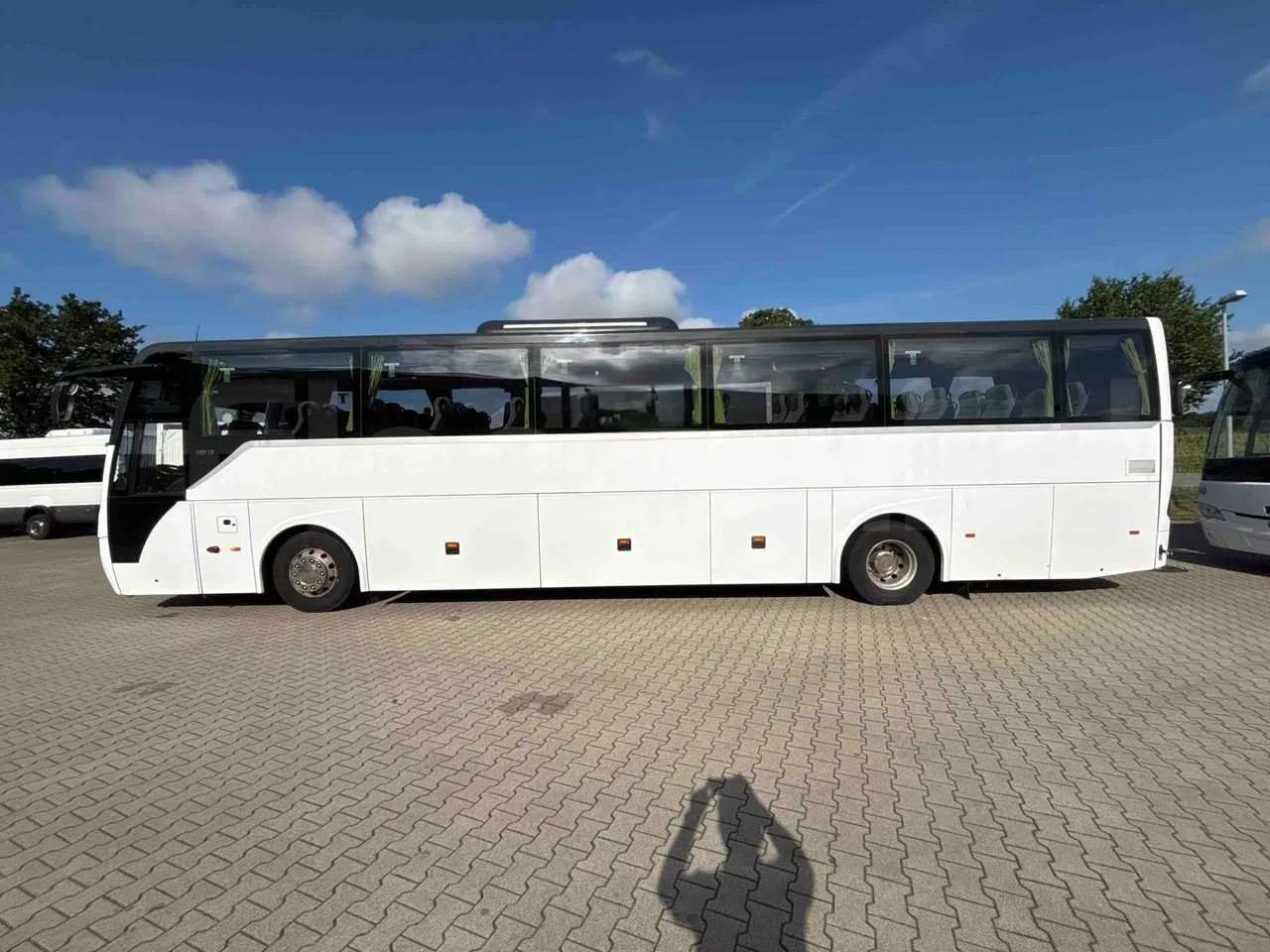 Temsa Safari - left side photo