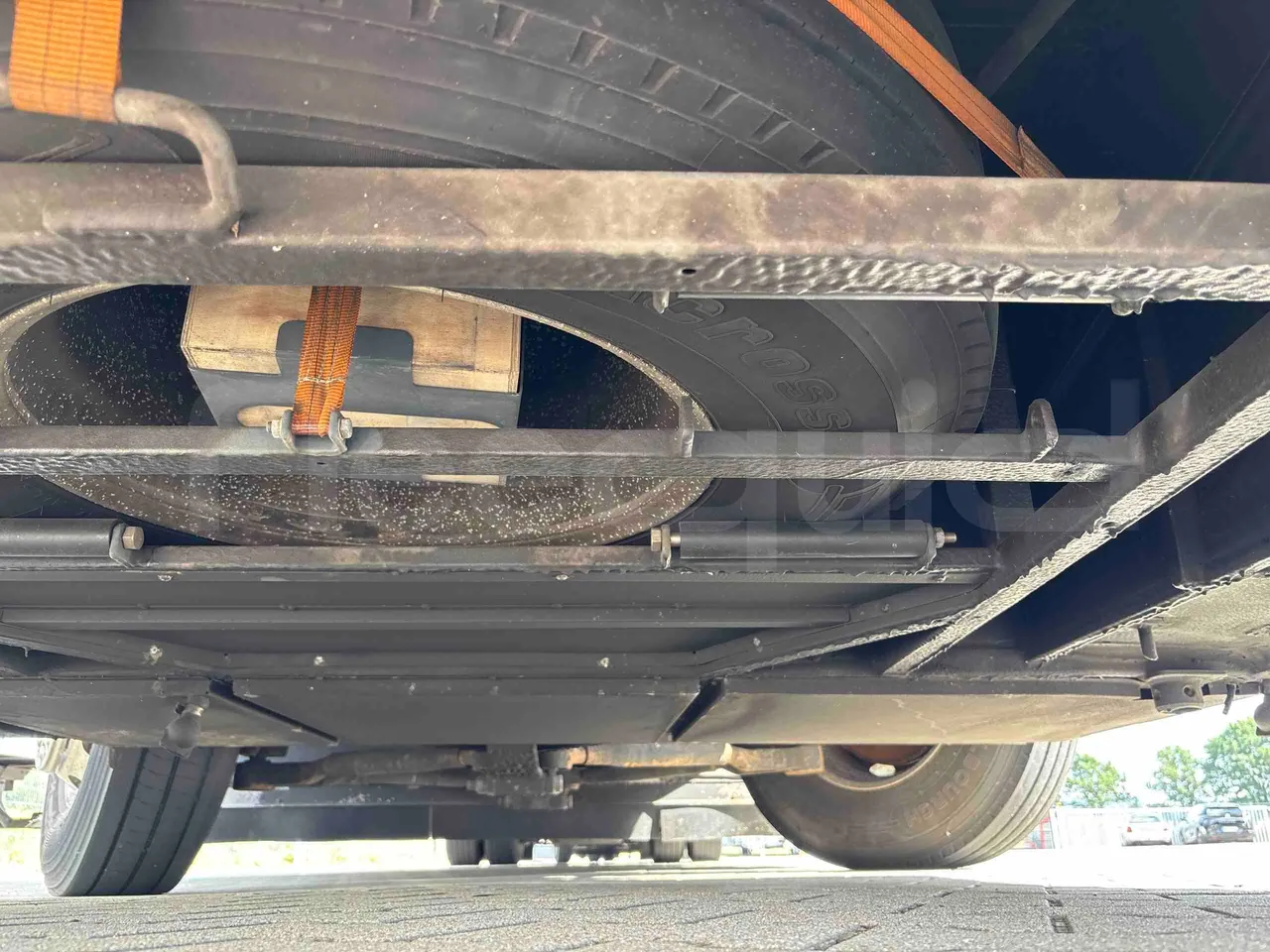 Temsa Safari - front undercarriage from front