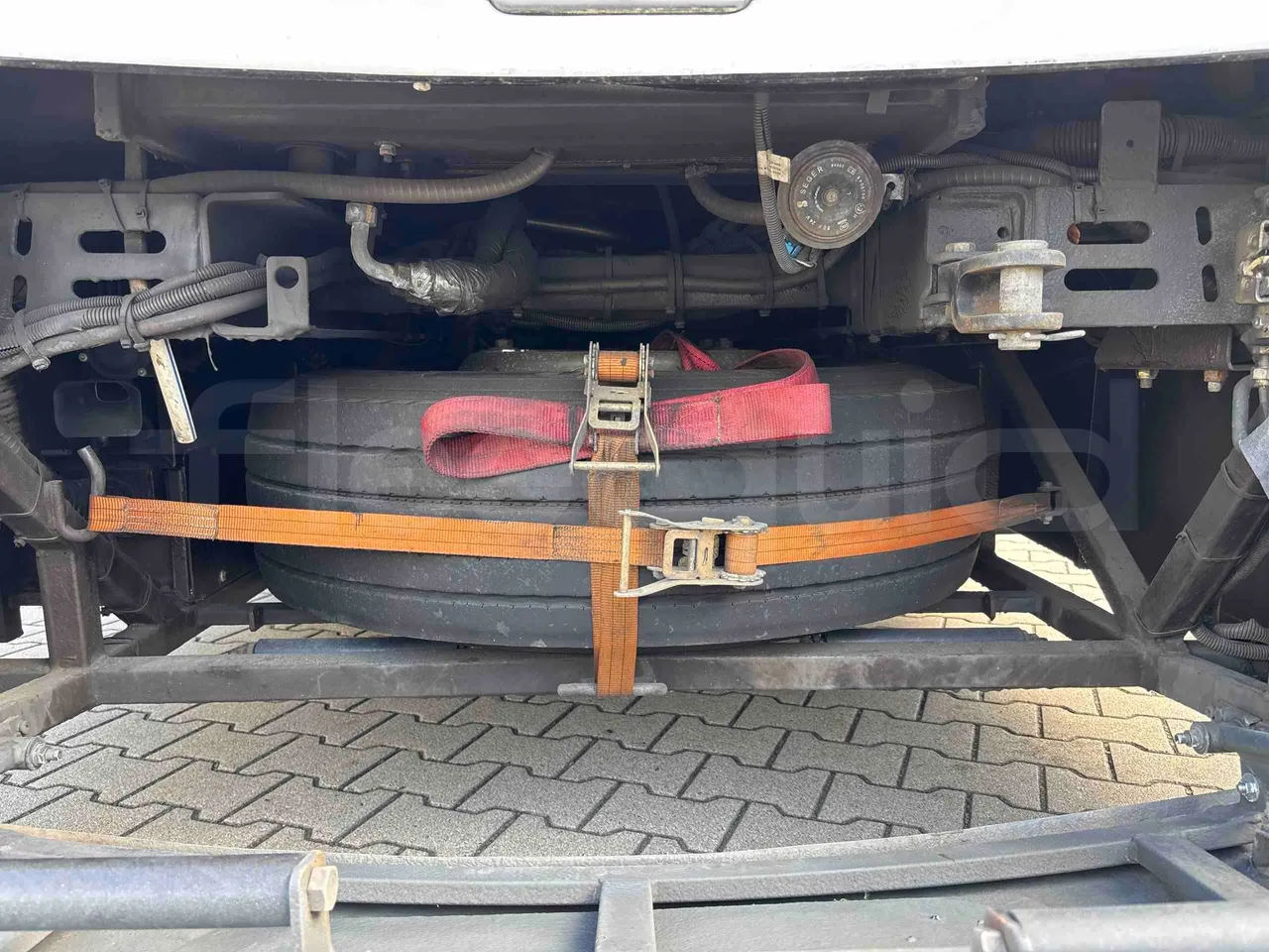 Temsa Safari - spare wheel