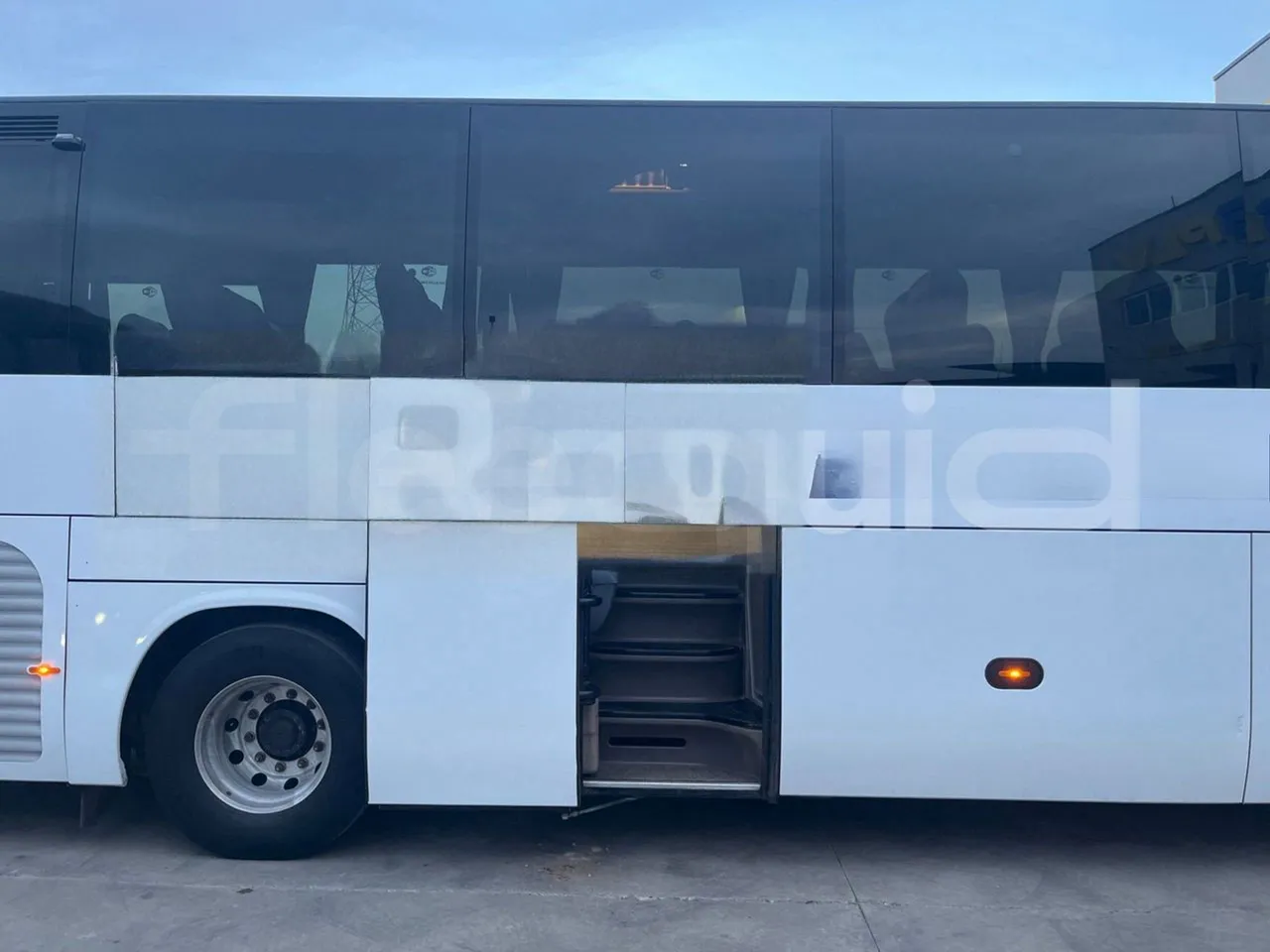 Iveco Magelys SFR2XX - Euro6 - 12,83m - 294kw - front door 2 open