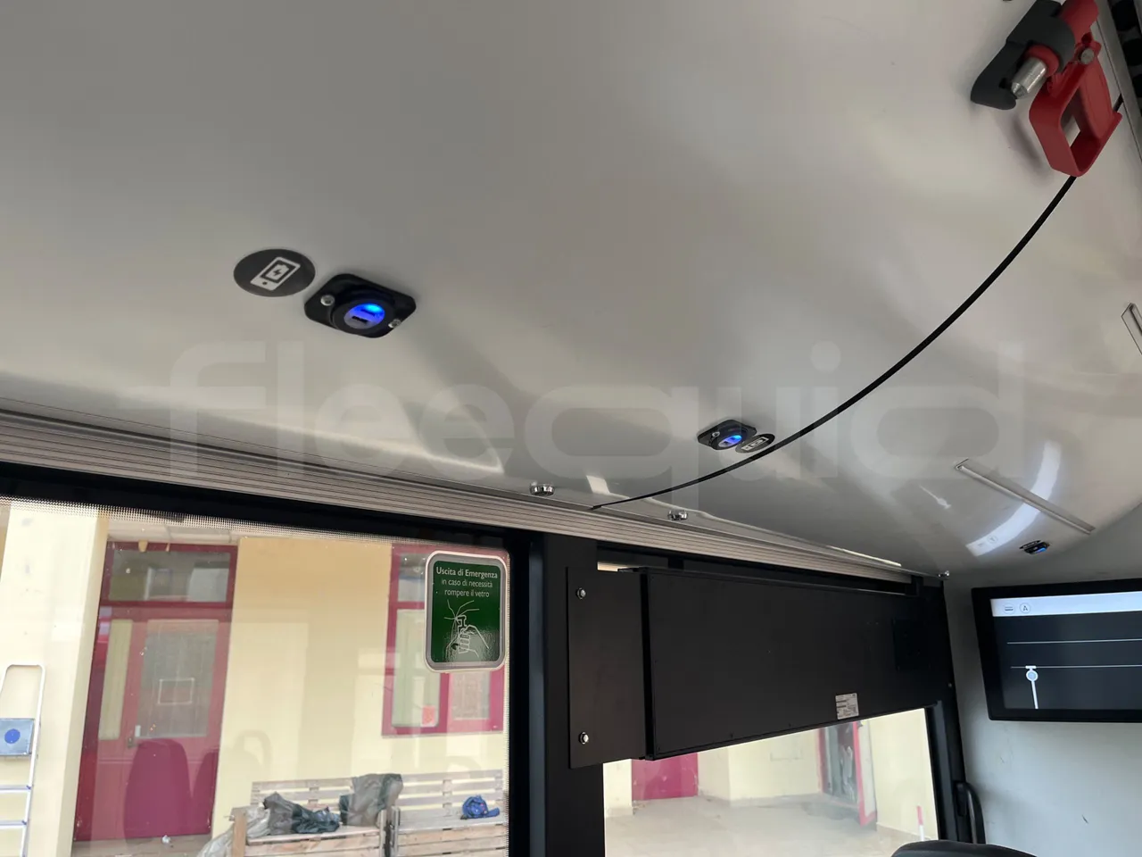 Solaris Urbino 12 - Euro6 - 240kW - 12mt - usb charging detail
