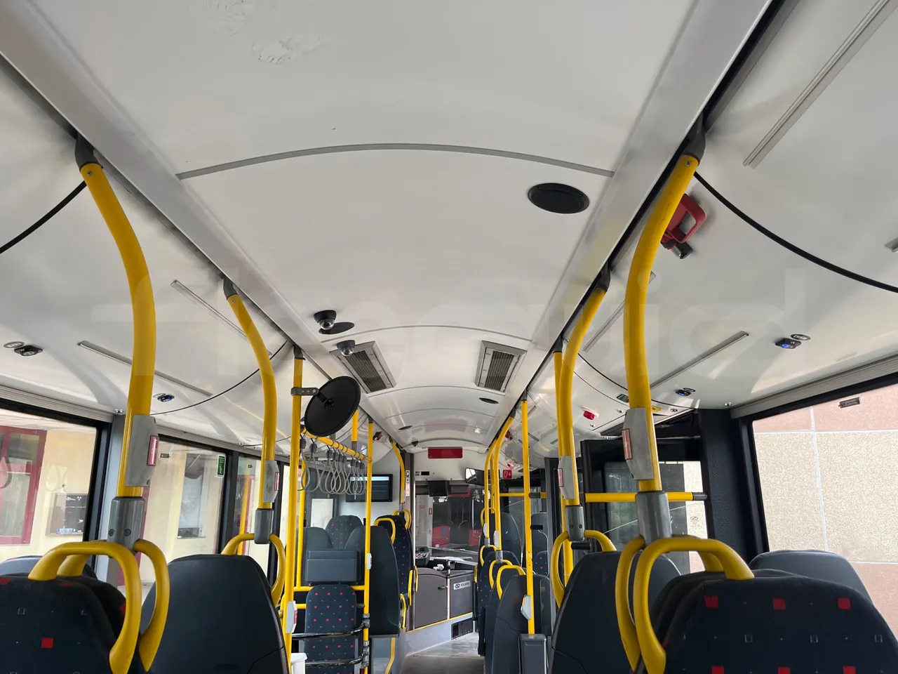 Solaris Urbino 12 - Euro6 - 240kW - 12mt - overhead compartments photo