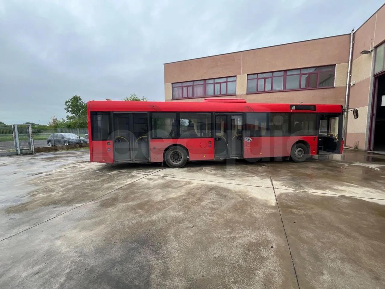 Solaris Urbino 12 - Euro6 - 240kW - 12mt - right side doors closed