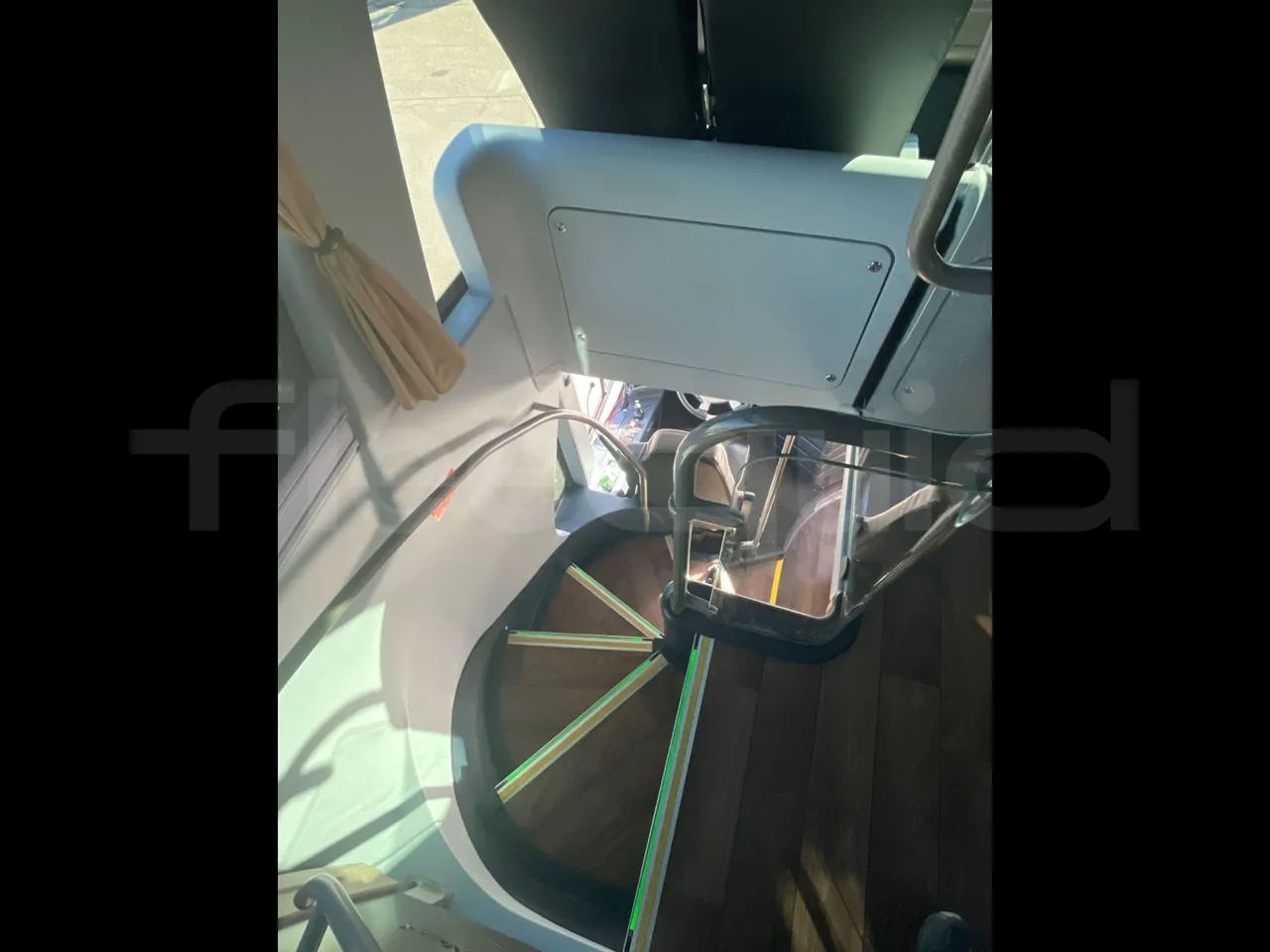 Neoplan Skyliner V6ACB - Euro 6 - 371 kW - 14.000 mt - jack and driver keys