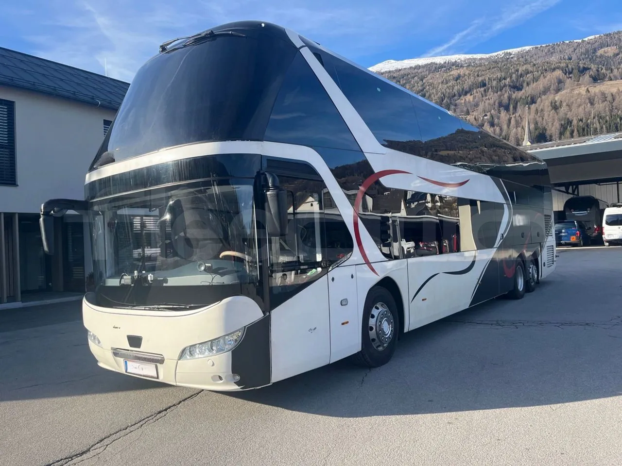Neoplan Skyliner V6ACB - Euro 6 - 371 kW - 14.000 mt - 3/4 front left
