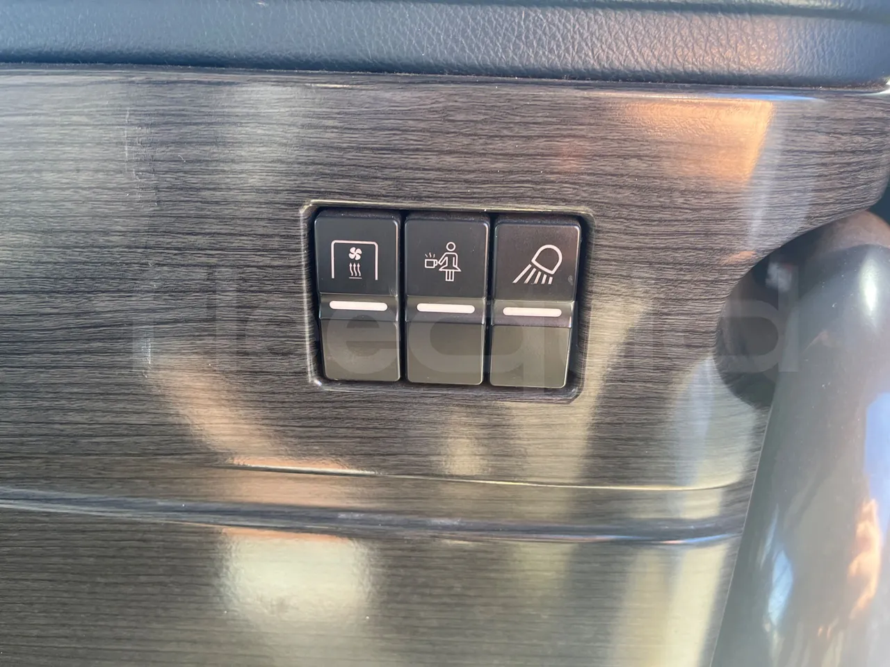 Neoplan Skyliner V6ACB - Euro 6 - 371 kW - 14.000 mt - hostes microphone accessories photo