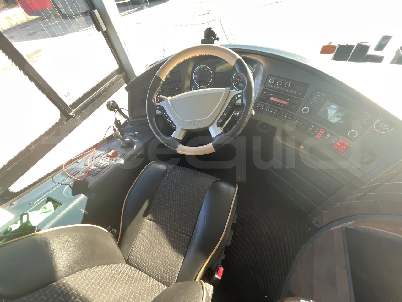 Neoplan Skyliner V6ACB - Euro 6 - 371 kW - 14.000 mt - buttons panels on
