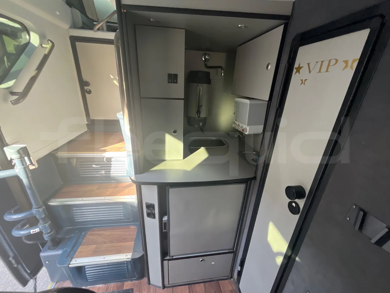 Neoplan Skyliner V6ACB - Euro 6 - 371 kW - 14.000 mt - coffee machine accessories