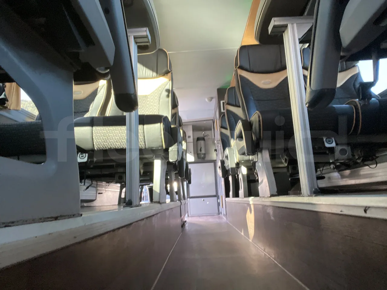 Neoplan Skyliner V6ACB - Euro 6 - 371 kW - 14.000 mt - folding seat photo