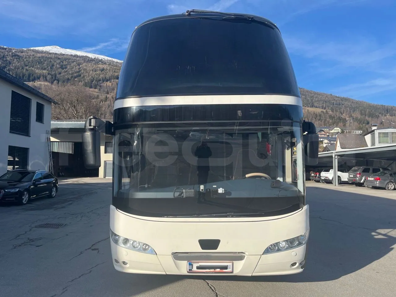 Neoplan Skyliner V6ACB - Euro 6 - 371 kW - 14.000 mt - front photo
