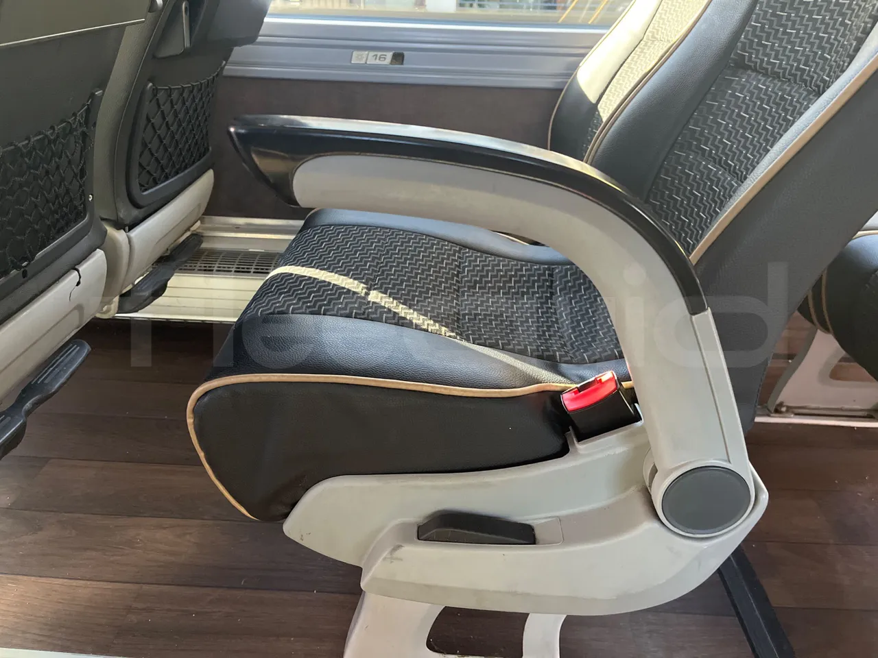 Neoplan Skyliner V6ACB - Euro 6 - 371 kW - 14.000 mt - floor hatches photo