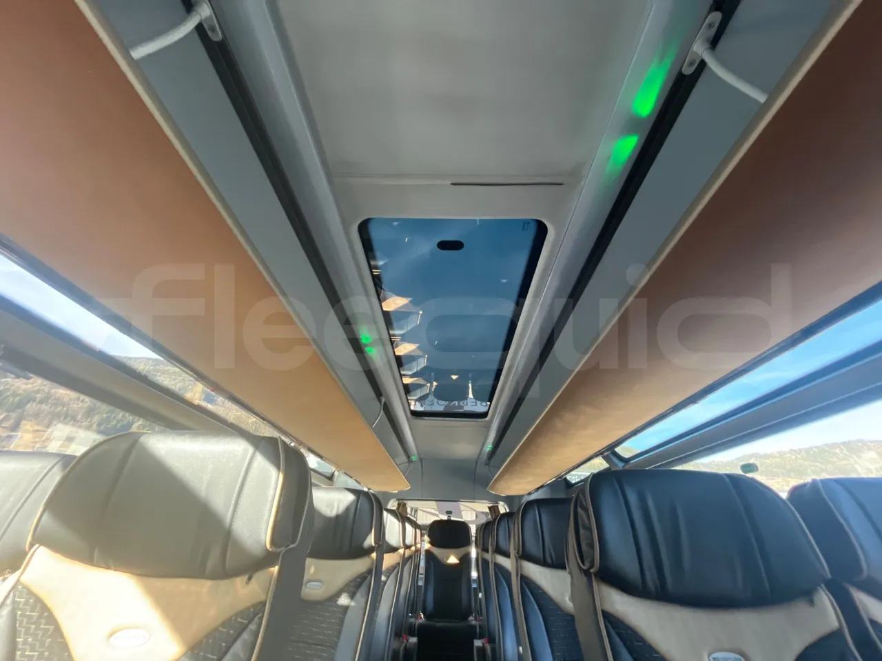 Neoplan Skyliner V6ACB - Euro 6 - 371 kW - 14.000 mt - roof hatch 1