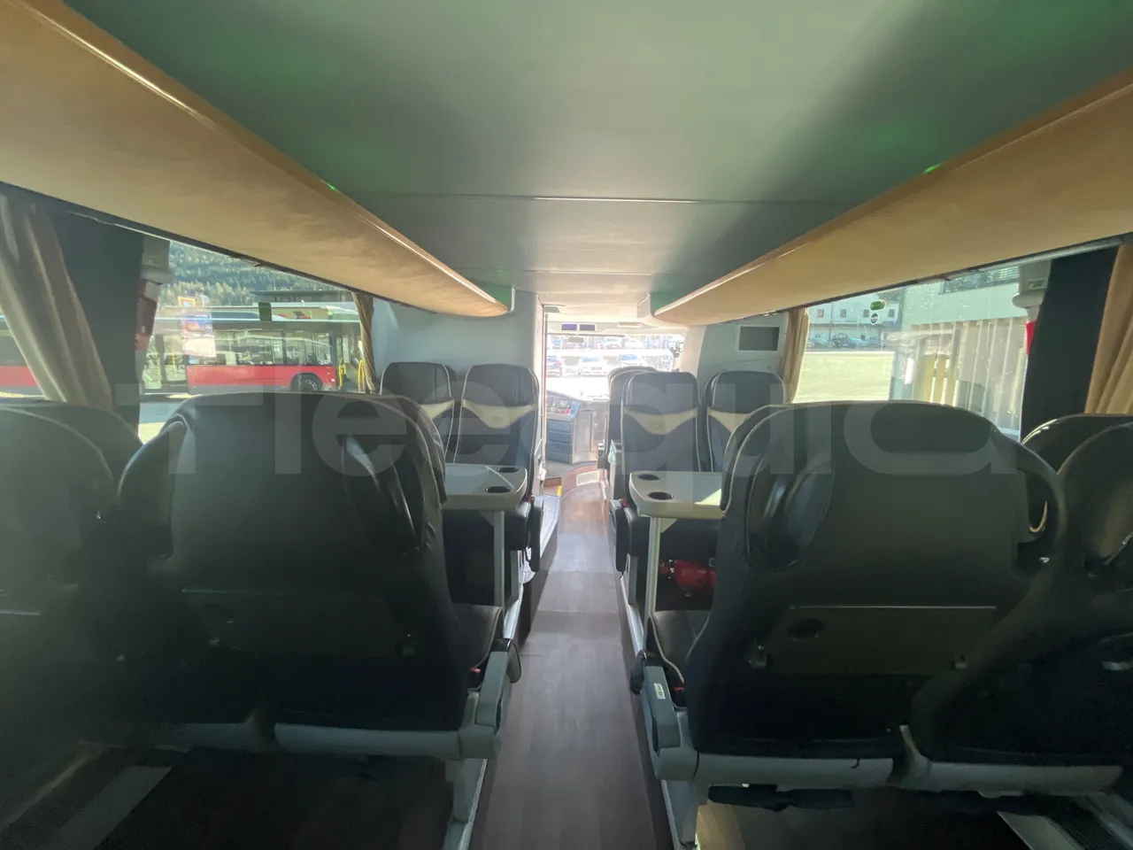 Neoplan Skyliner V6ACB - Euro 6 - 371 kW - 14.000 mt - forward view middle aisle
