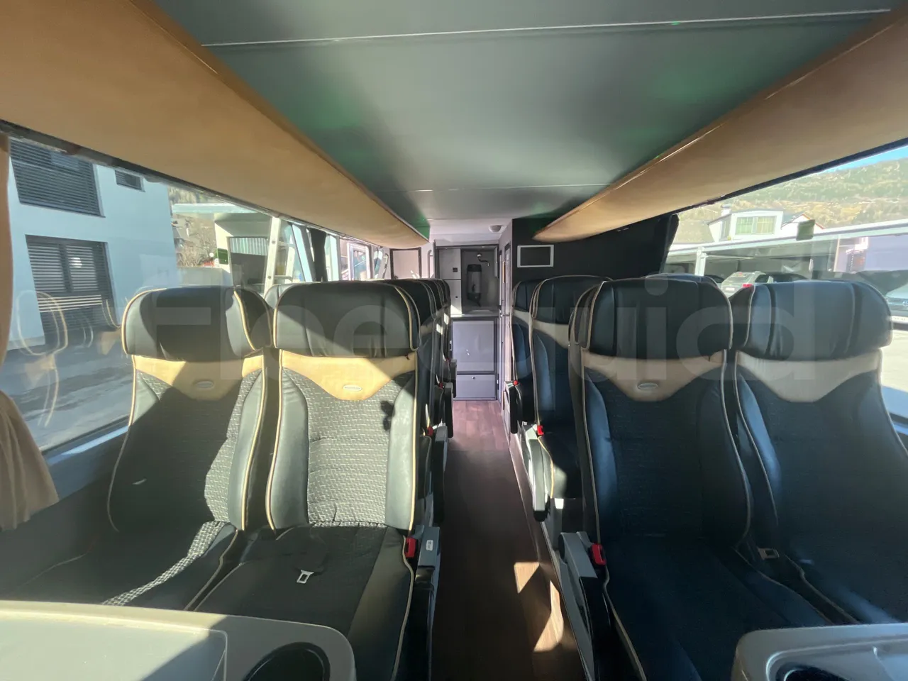 Neoplan Skyliner V6ACB - Euro 6 - 371 kW - 14.000 mt - reverse view middle aisle
