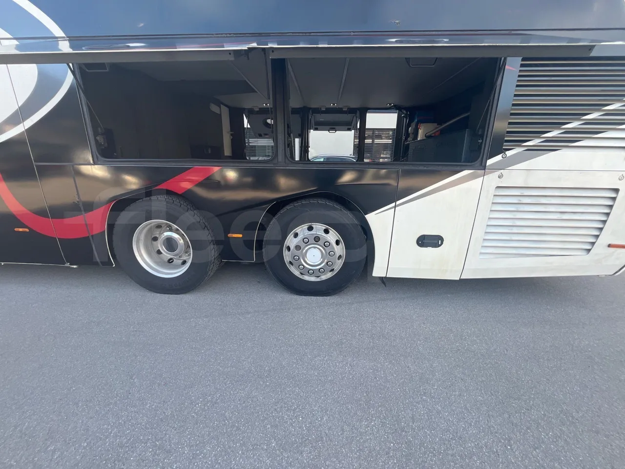 Neoplan Skyliner V6ACB - Euro 6 - 371 kW - 14.000 mt - luggage rack photo
