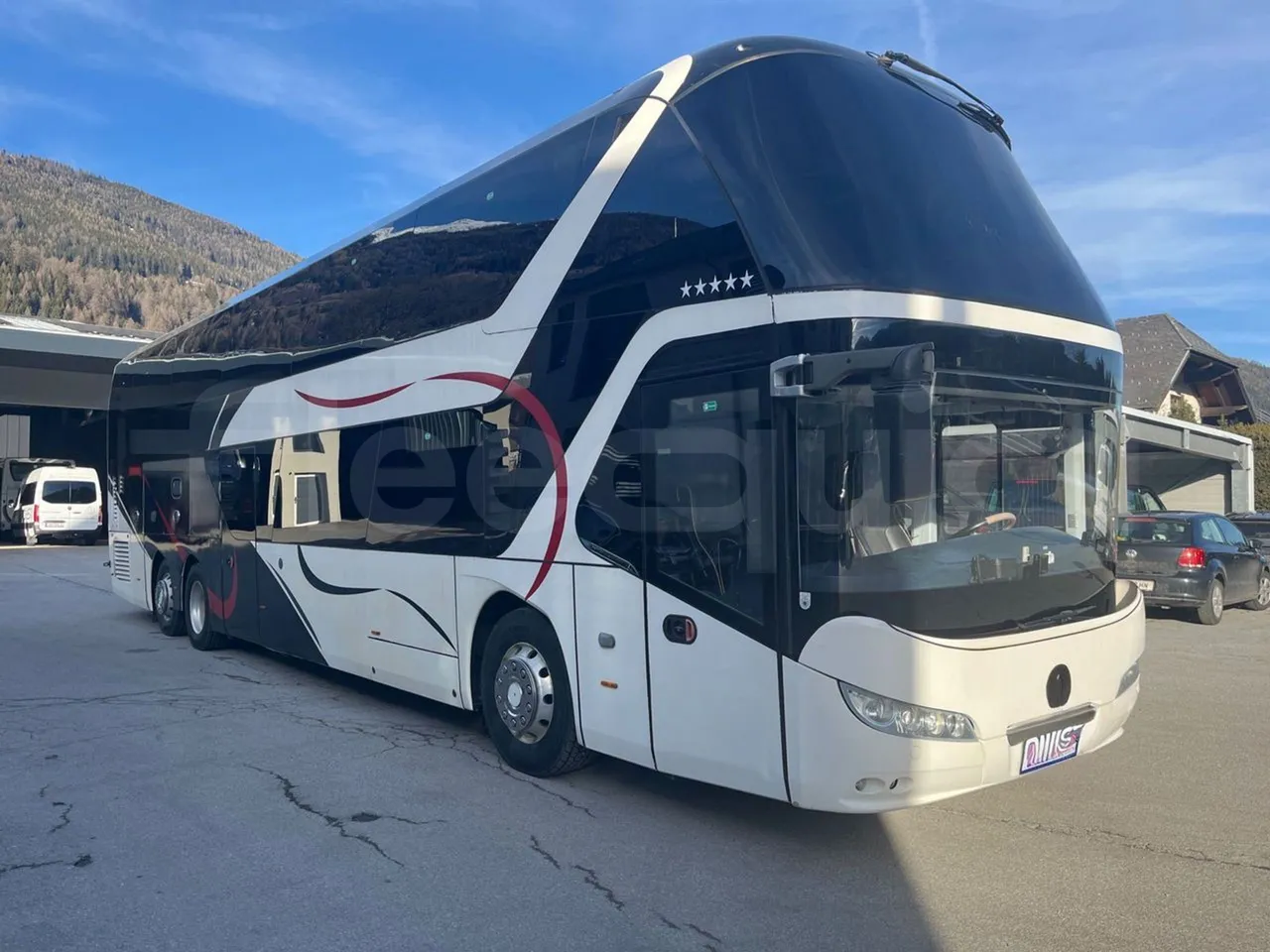 Neoplan Skyliner V6ACB - Euro 6 - 371 kW - 14.000 mt - right side doors closed