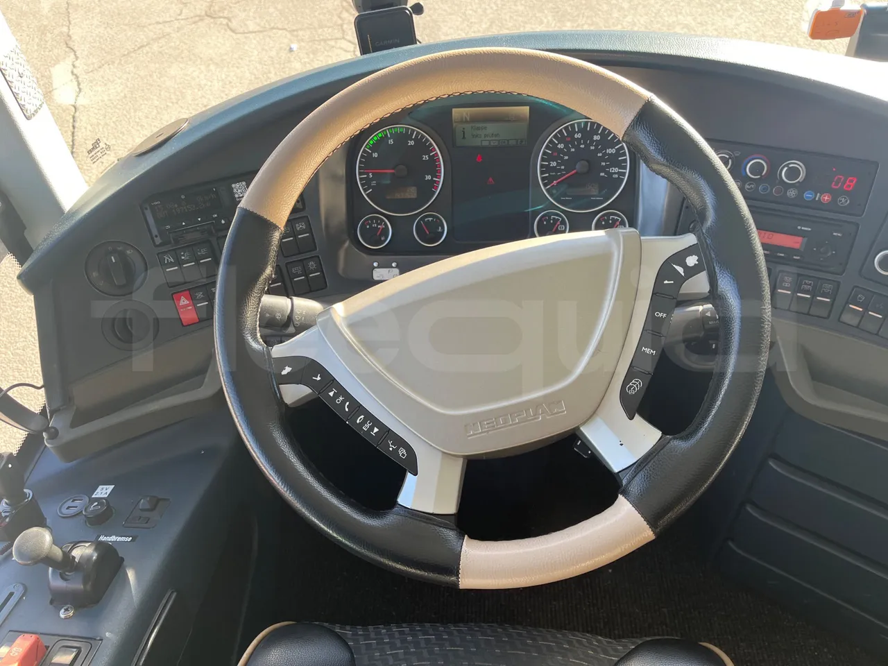 Neoplan Skyliner V6ACB - Euro 6 - 371 kW - 14.000 mt - steering wheel photo