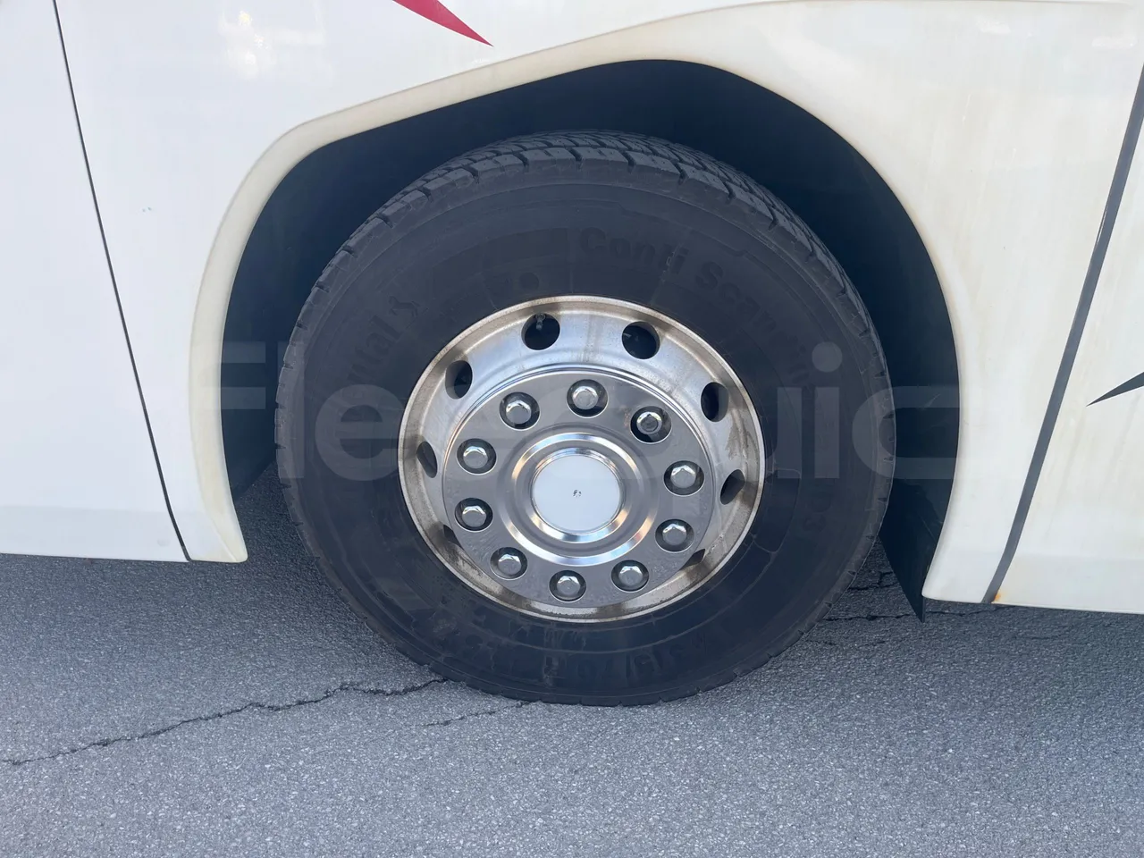 Neoplan Skyliner V6ACB - Euro 6 - 371 kW - 14.000 mt - front left tire measurements