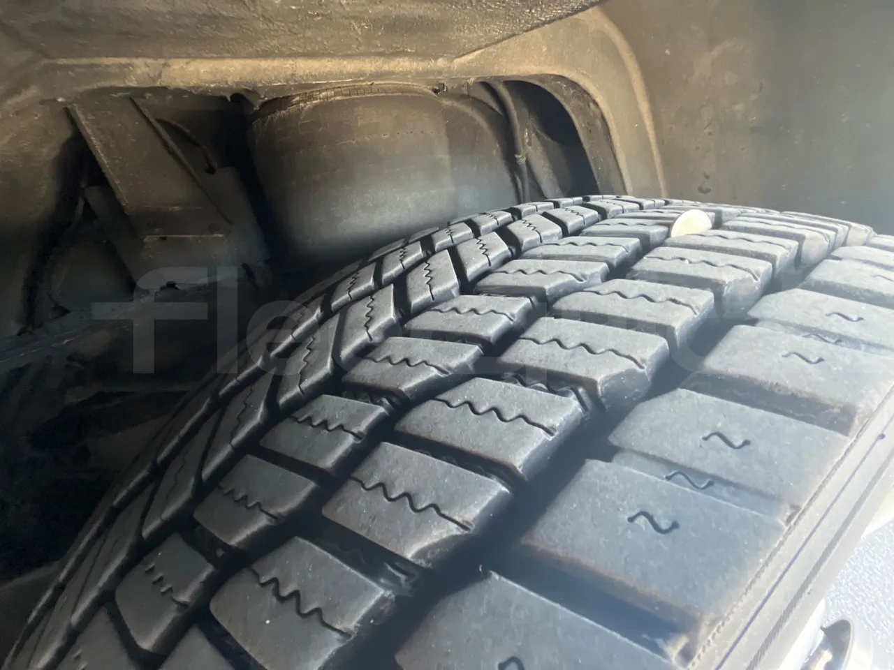 Neoplan Skyliner V6ACB - Euro 6 - 371 kW - 14.000 mt - rear left tire photo