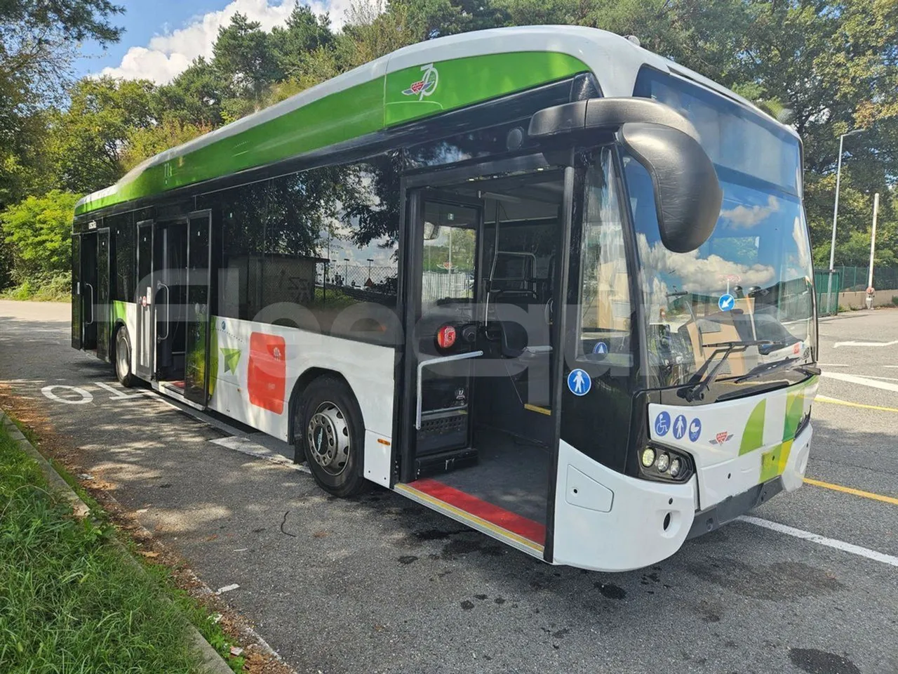 Vdl Citea SLF-120Electric/ Euro 6 - 160 Kw - 12 Mt - 3/4 right front doors open