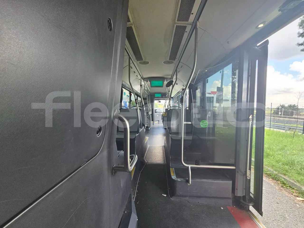 Vdl Citea SLF-120Electric/ Euro 6 - 160 Kw - 12 Mt - forward view middle aisle