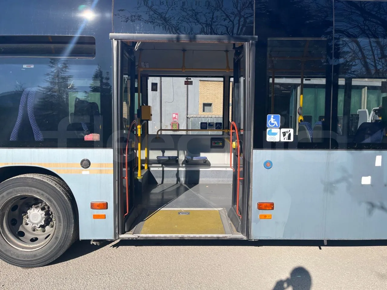 Man Lion's City A23 - Euro4 -257kW -18mt - front door 2 open