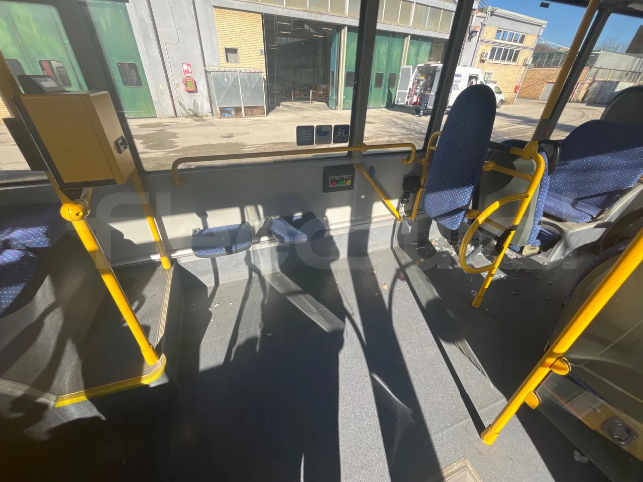 Man Lion's City A23 - Euro4 -257kW -18mt - disabled area photo