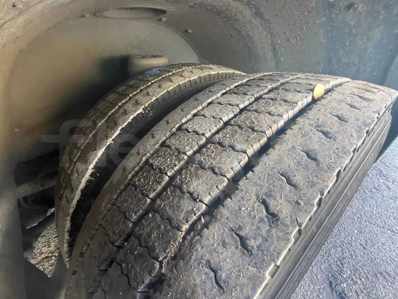 Man Lion's City A23 - Euro4 -257kW -18mt - tread condition front tires left