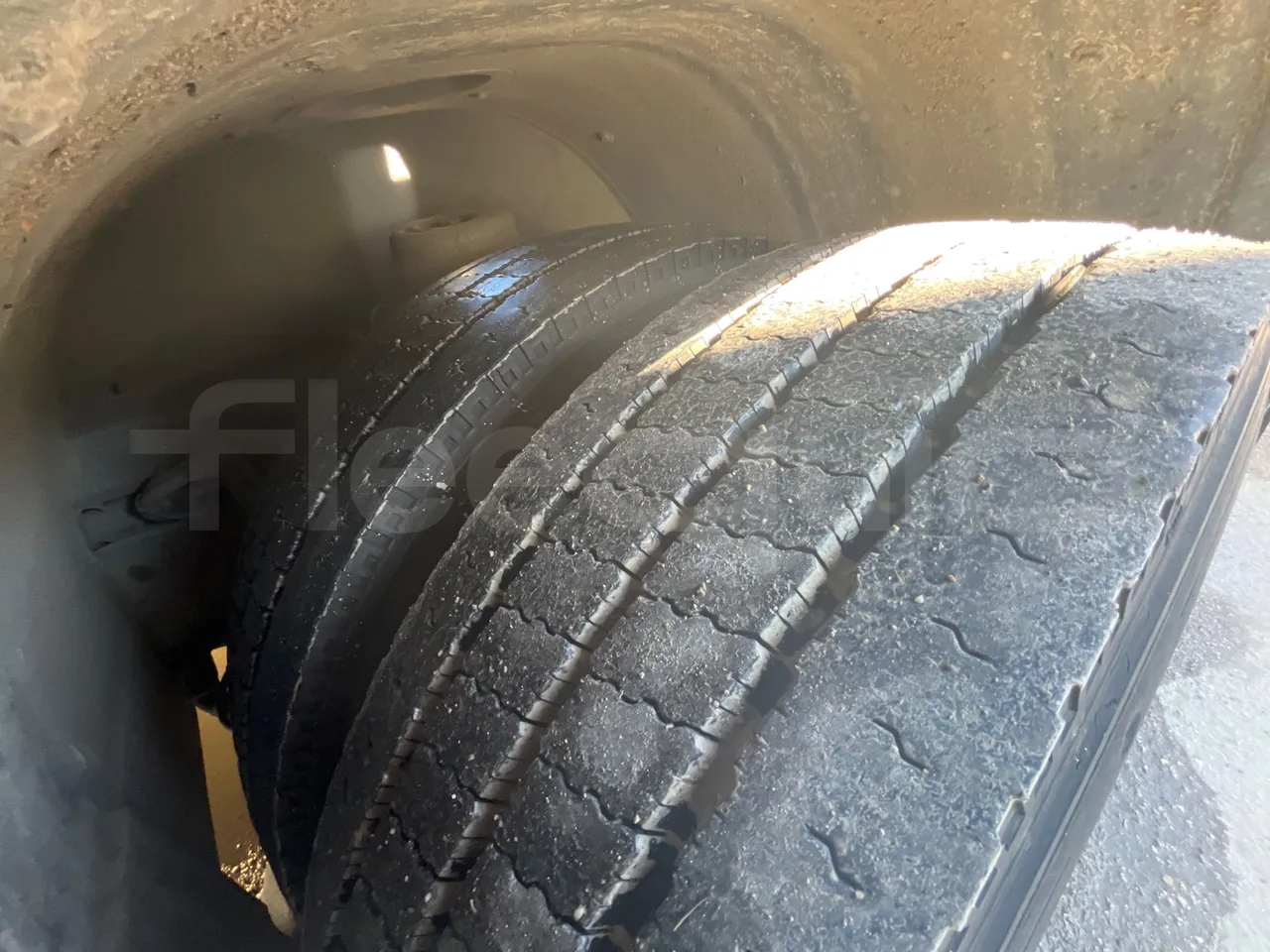 Man Lion's City A23 - Euro4 -257kW -18mt - tread condition second axle tires left