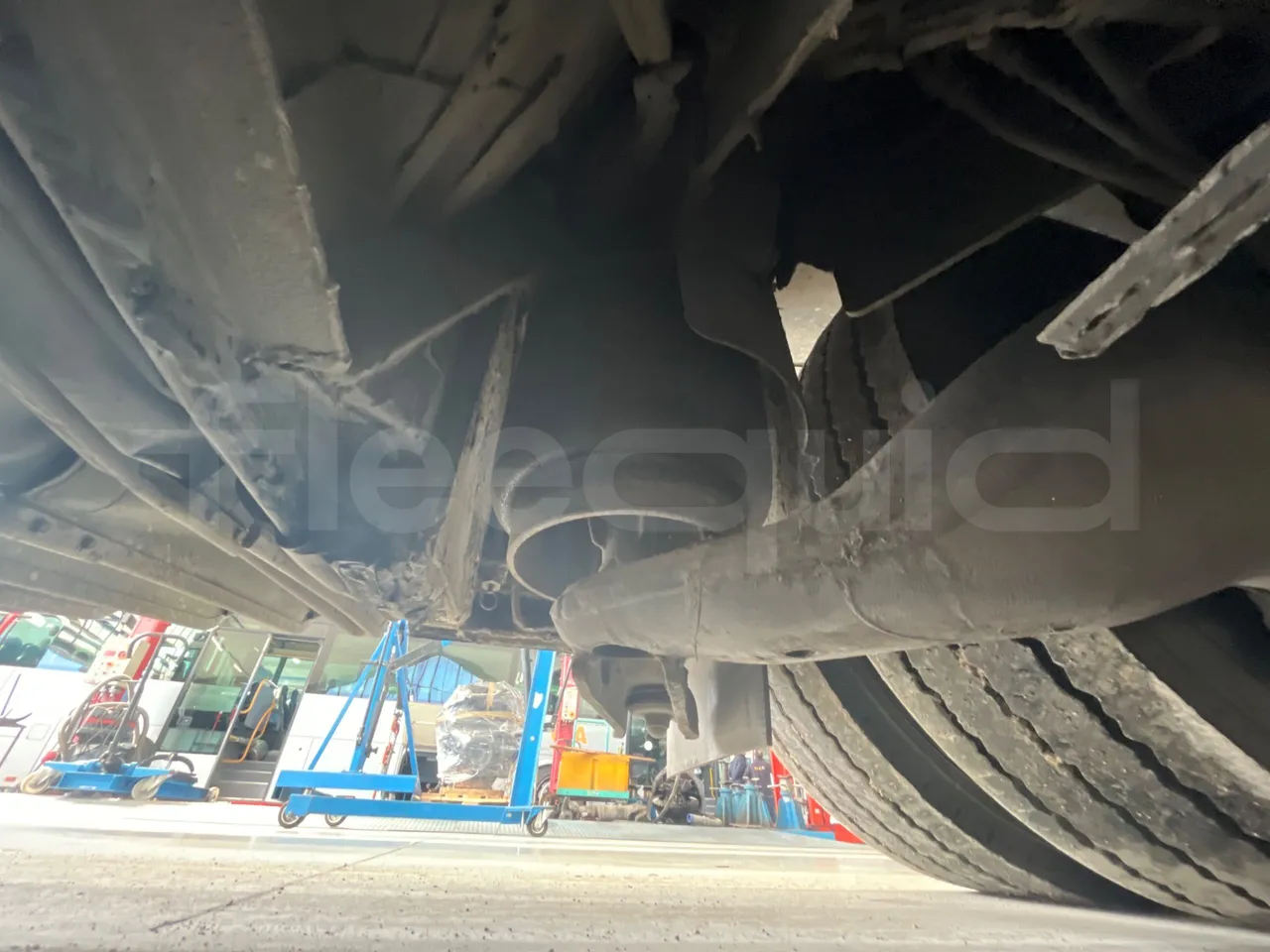 Man Lion's City A23 - Euro4 -257kW -18mt - axle 2 shock absorbers 1 right