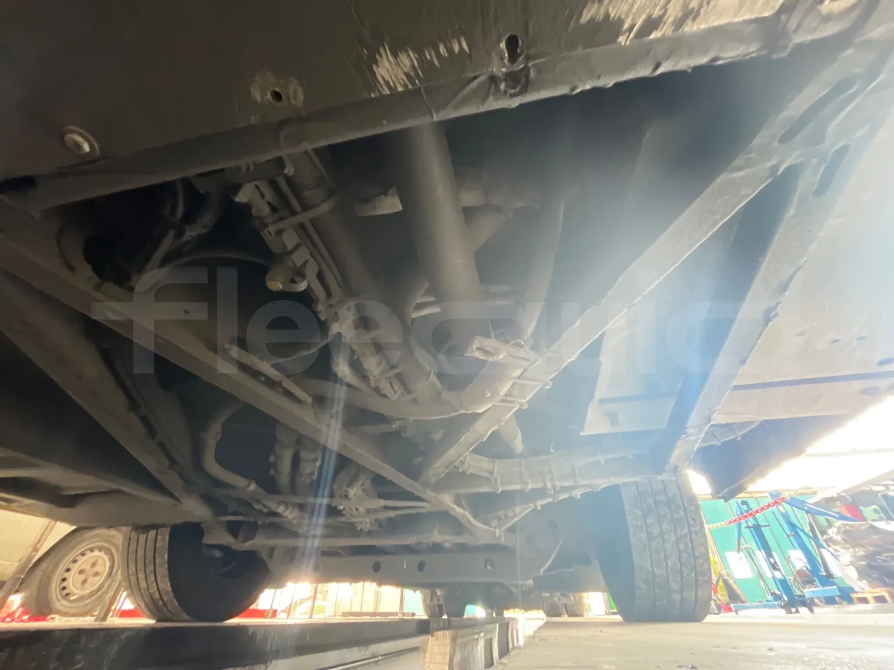 Man Lion's City A23 - Euro4 -257kW -18mt - front axle left side