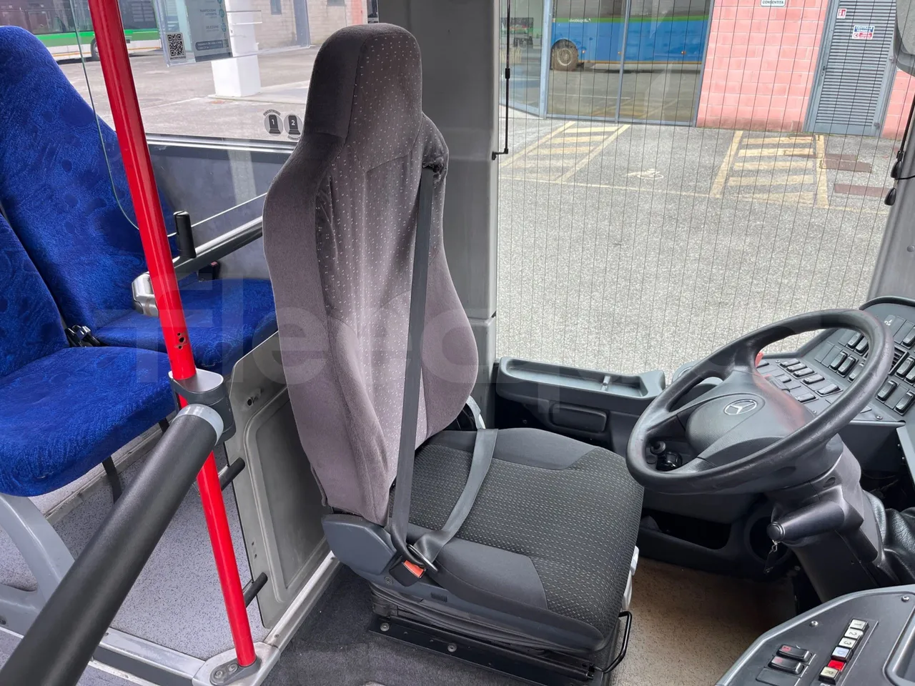 Mercedes-Benz Integro E5 4 - Euro5 - 220kW - 12.140mt - driver's seat photo