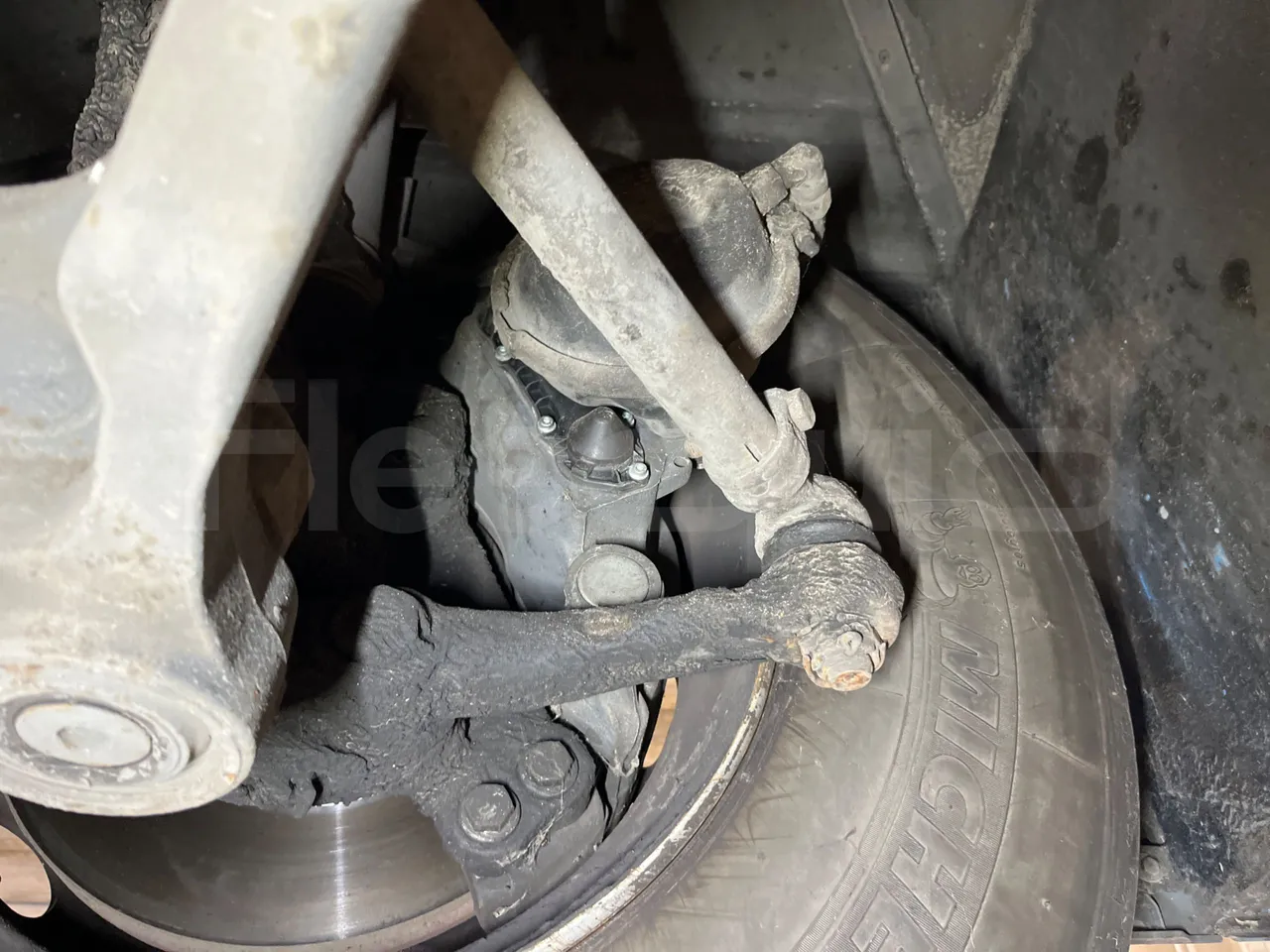 Mercedes-Benz Integro E5 4 - Euro5 - 220kW - 12.140mt - front brake calipers left