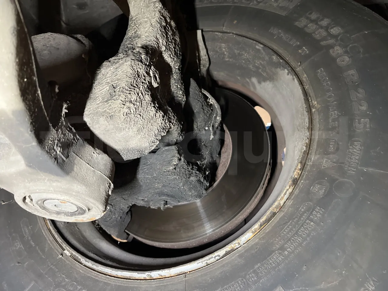 Mercedes-Benz Integro E5 4 - Euro5 - 220kW - 12.140mt - front discs right