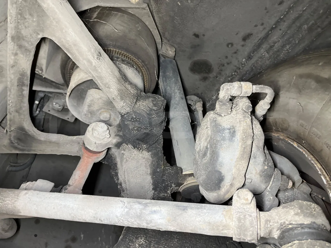 Mercedes-Benz Integro E5 4 - Euro5 - 220kW - 12.140mt - front shock absorbers left