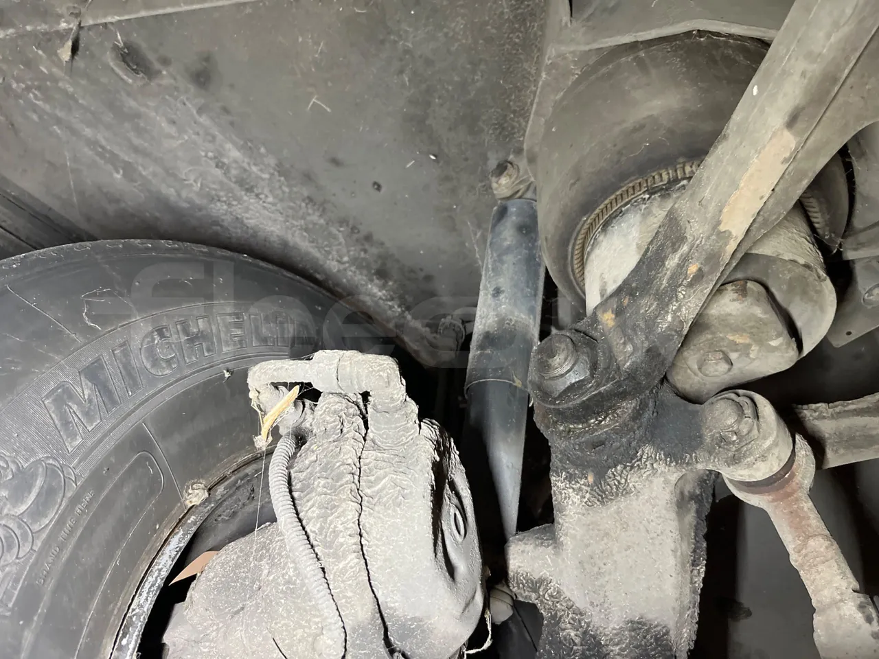 Mercedes-Benz Integro E5 4 - Euro5 - 220kW - 12.140mt - front shock absorbers right